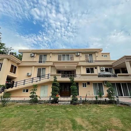 Infinity Villa Exclusive Islamabad Exterior photo